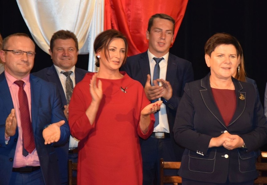 Wicepremier Beata Szydło udzieliła oficjalnego poparcia...