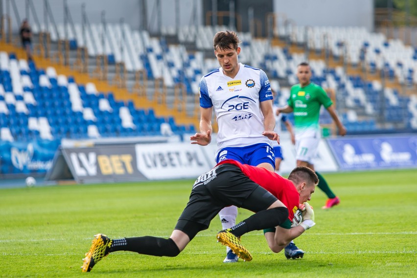 Fortuna 1 Liga. Radomiak Radom przegrał bardzo ważny mecz ze Stalą w Mielcu 0:2 ZDJĘCIA