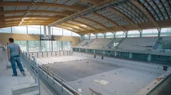 Nieckę basenu olimpijskiego w Szczecinie będzie można podzielić na dwie części, za pomocą specjalnego pomostu. Umożliwi to prowadzenie dwóch treningów w jednym czasie.