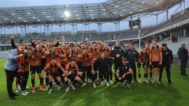 Jeszcze 2 tygodnie temu KSZO cieszył się ze zdobycia Okręgowego Pucharu Polski, a teraz musi myśleć o kolejnym sezonie w 3 Lidze.