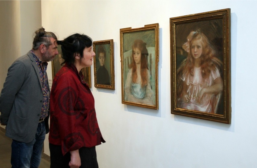 Wystawy w Państwowej Galerii Sztuki w Sopocie. Kobiety, słońce i księżyc 