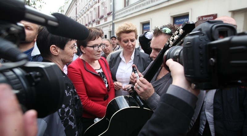 Premier Ewa Kopacz spotkała się z łodzianami na ul. 6 Sierpnia