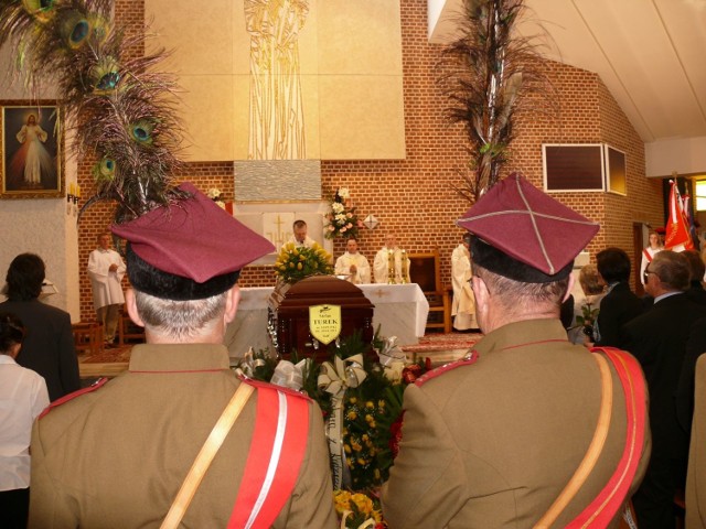 Podczas nabożeństwa żałobnego w kościele trójcy Przenajświętszej.