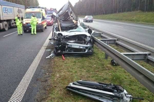 Do wypadku doszło na 227. kilometrze autostrady A4 (gmina Tułowice), na nitce w kierunku Wrocławia.