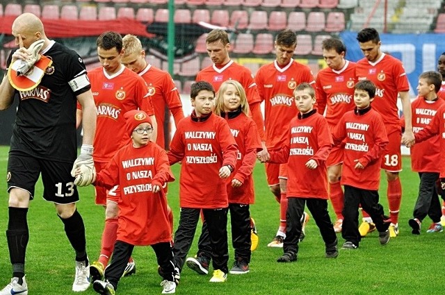 Młodzi kibice z województwa łódzkiego obejrzą mecz Widzewa z Podbeskidziem