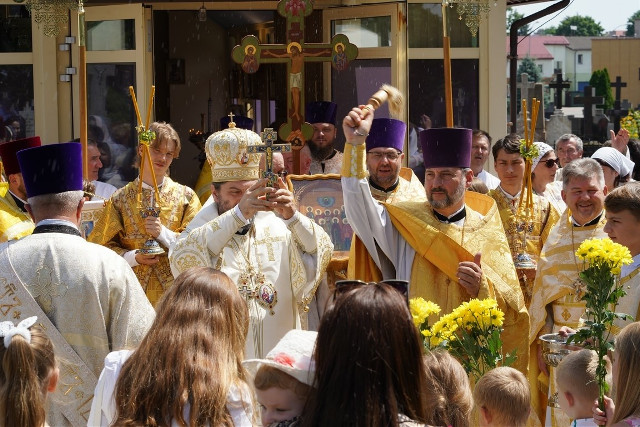 Duże święto w Cerkwi prawosławnej. Uroczystości w dzień Wszystkich Świętych w białostockiej świątyni celebrował biskup supraski Andrzej