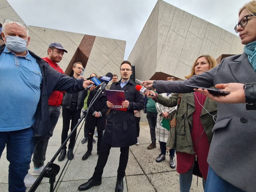 Na zdjęciu - Konferencja prasowa przedstawicieli środowisk...