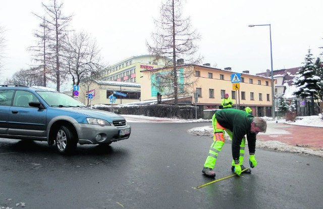 Ulica Piłsudskiego jest gotowa. Po gładkiej jak stół trasie już mogą jeździć kierowcy. Gotowe są także chodniki