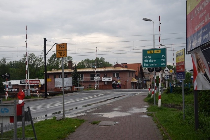 Wolbrom. Przejazd kolejowy na ul. Krakowskiej został już otwarty po remoncie