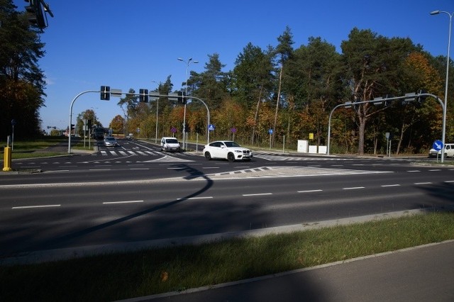 Zdaniem niektórych kierowców na ul. Ciołkowskiego brakuje nawrotek. Magistrat obiecuje, że będzie obserwował ruch.