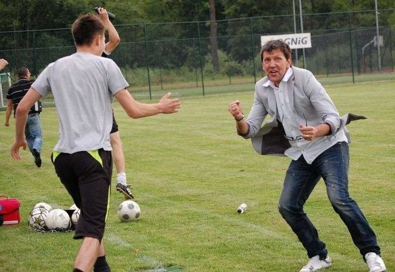 Poznajmy się bliżej. Marek Strawa, trener Piasta Tuczempy prosto z własnego wesela pojechał na swój mecz