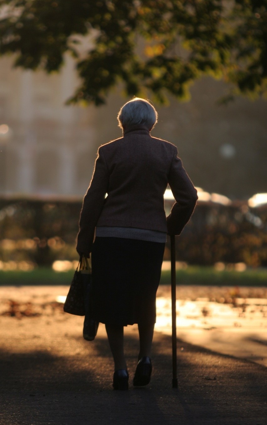 Według ZUS co czwarta emerytura wciąż trafia do seniora za...