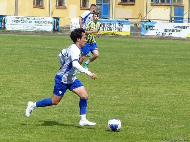 Shun Shibata strzelił gola dla Olimpii Zambrów w przegranym 1:2 meczu ze Świtem Nowy Dwór Mazowiecki.