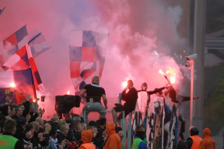 Klęska! Termalica - Górnik Zabrze 1:1. Zabrzanie opuszczają Ekstraklasę bez koszulek!