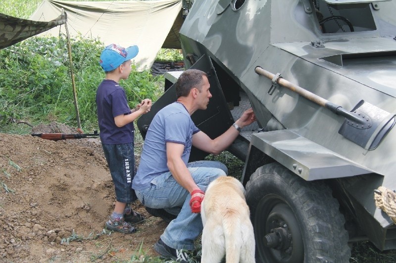 Pojazdy militarne zawsze wzbudzają spore zainteresowanie.