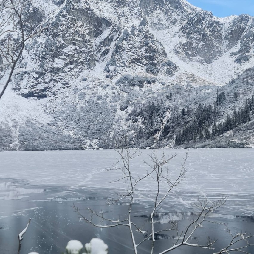 Tatry zimą. Morskie Oko zamarza. TPN wydał ostrzeżenie dla...