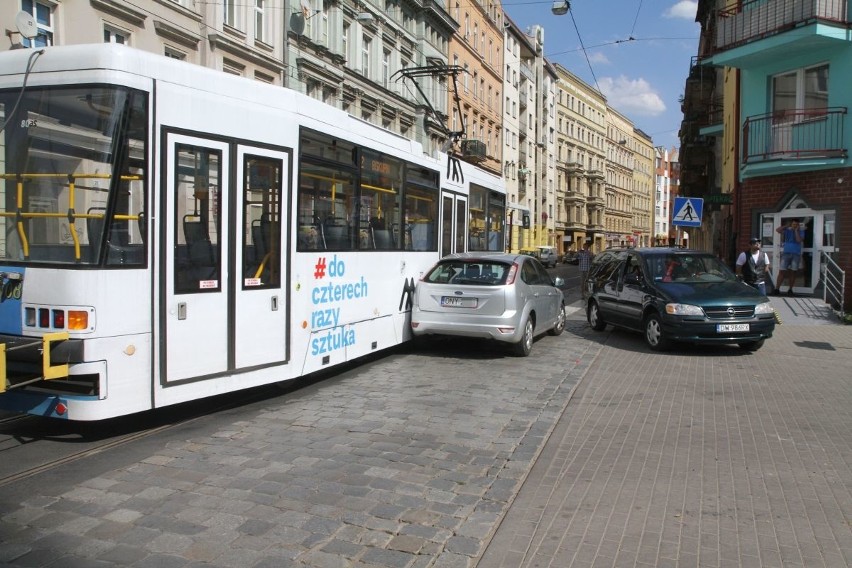 Wrocław: Zderzenie tramwaju na Szczytnickiej