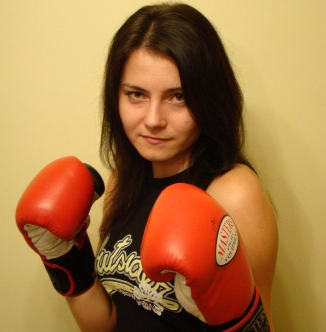 Joanna Walkiewicz w Kleszczowie zdobyła złoty medal w kick boxingu w odmianie low kick.