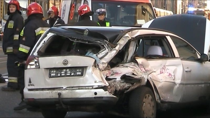 Wypadek Piotrkowska. Dwie osoby nie żyją. Motorniczy był pijany! Posłuchaj, co mówił po wypadku