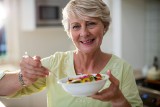 Chcesz żyć długo i w zdrowiu? Wybieraj te produkty. Dieta długowieczności może zadziałać u osób w każdym wieku. Jak ją stosować?