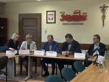 Waldemar Szumny podpisał list intencyjny, w którym zobowiązał się do regulacji płac w Urzędzie Miasta. Jeśli wygra w II turze