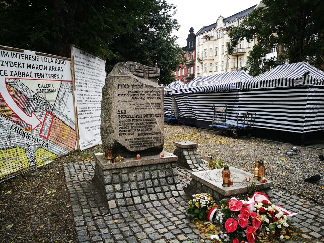 Targowisko na placu Synagogi w Katowicach