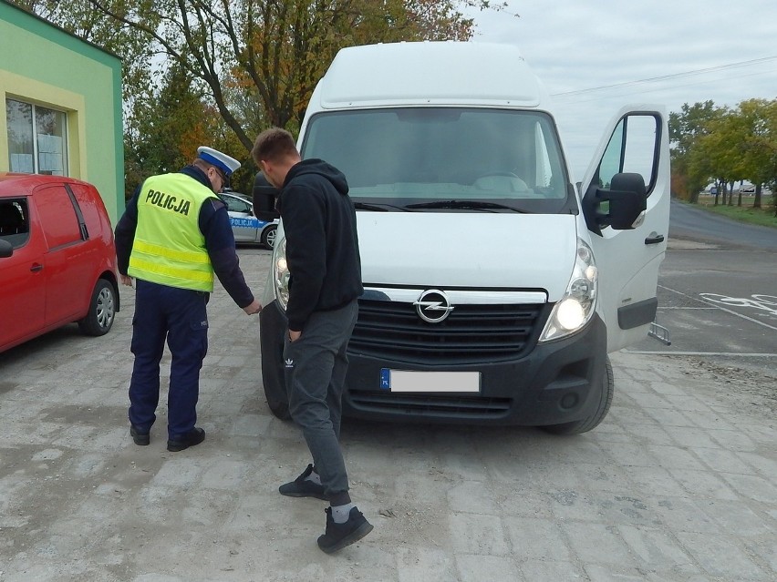 Radziejowscy policjanci widoczni na drogach powiatu - w różnych akcjach dbają o nasze bezpieczeństwo 