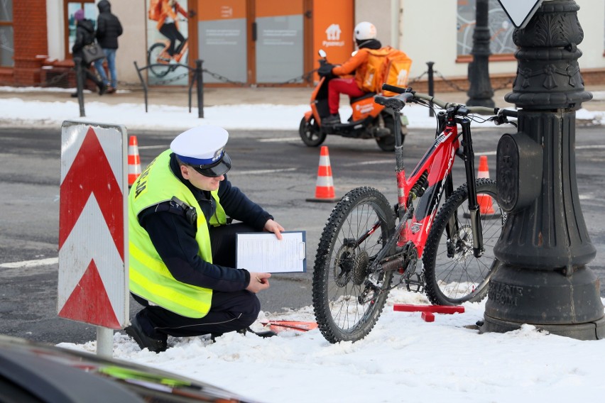 Potrącenie rowerzysty w centrum Lublina. Występują utrudnienia w ruchu [ZDJĘCIA]