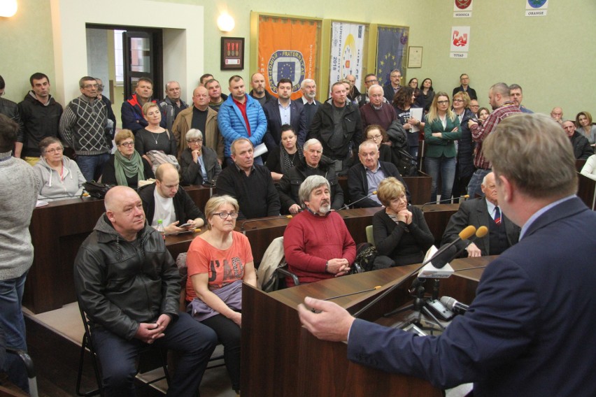 Mieszkańcy peryferyjnych dzielnic Kielc mają głos, ponad 100 osób przyszło na spotkanie z prezydentem 