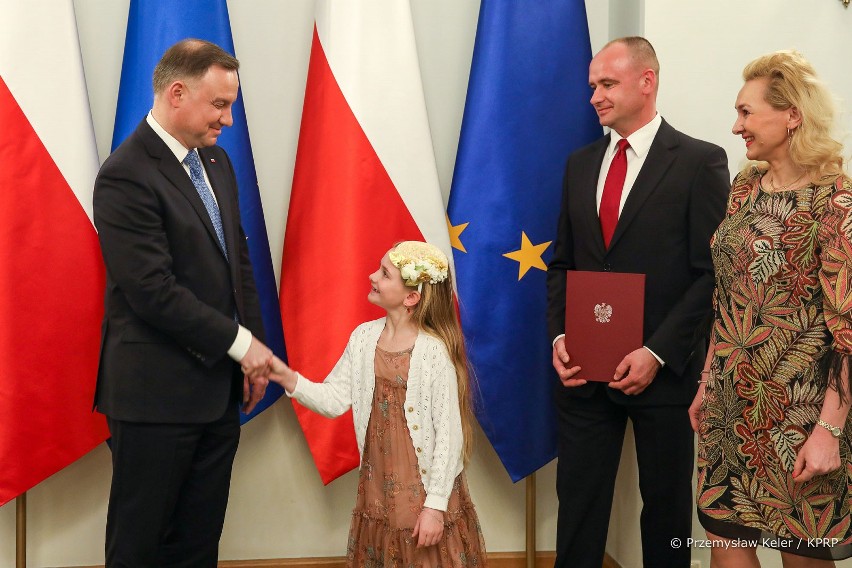 Prezydent Andrzej Duda wręczył akty powołania do pełnienia...