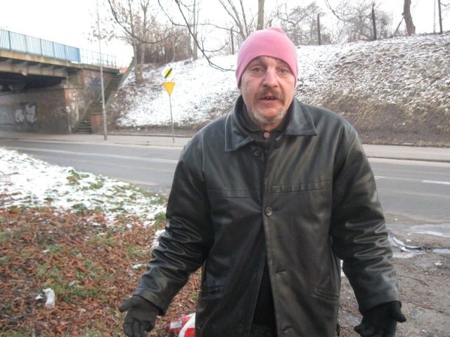- W innych miastach świetlice dla bezdomnych są czynne także w dzień - mówi Sławomir Ostrowski.