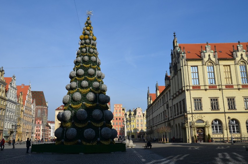 Wrocław: Rozpoczyna się demontaż ozdób świątecznych [ZDJĘCIA]