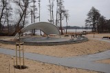 Atrakcyjne miejsce nad jeziorem w gminie Nowa Sól. Kiedy zaczyna się wiosna, Zielony Amfiteatr w Lubięcinie naprawdę się zazielenia