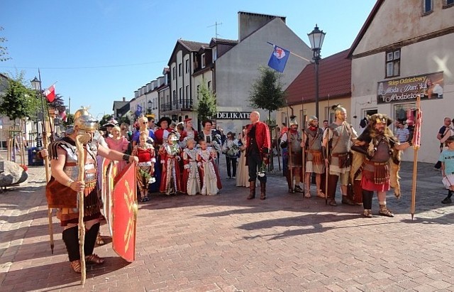 Główną ulicą miasta przejdzie barwny korowód składający się z przedstawicieli Księstwa Łeby.