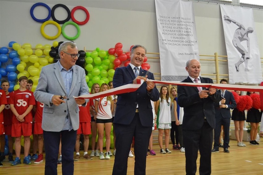 Częstochowa: Liceum Biagańskiego ma nową halę sportową!