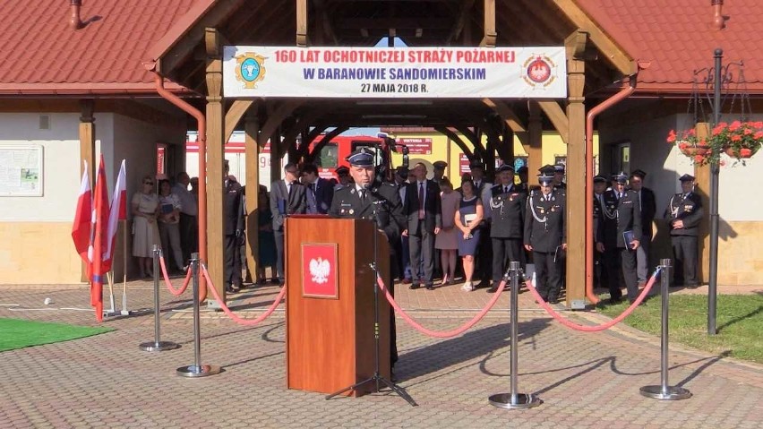 Jubileusz 160-lecia jednostki Ochotniczej Straży Pożarnej w Baranowie Sandomierskim. Były przemówienia i odznaczenia.   