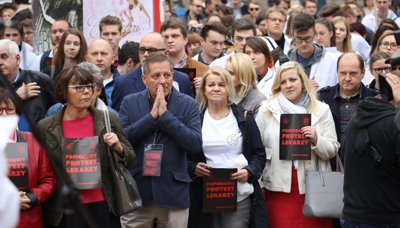 Protest studentów i młodych lekarzy [zdjęcia]