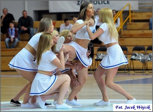 AZS Koszalin - Rosa Radom (cheerleaders)