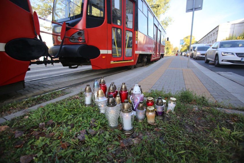 Tragiczny wypadek w Katowicach: 17-letnia uczennica śmiertelnie potrącona przez tramwaj. Wyszła ze szkoły, zginęła kilka metrów dalej