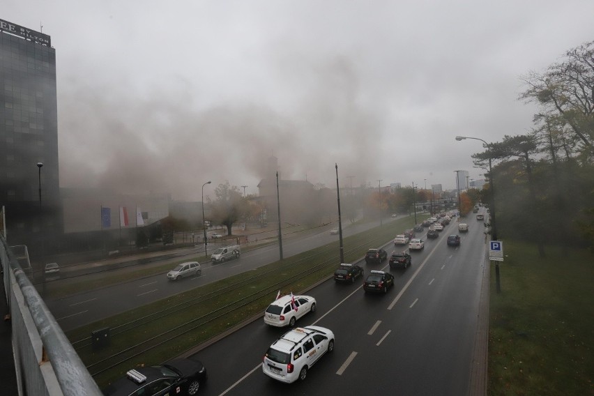 Ciężkie czasy taksówkarzy. Skutki „covidowych” obostrzeń biją kierowców po kieszeni, a w powietrzu wisi strajk