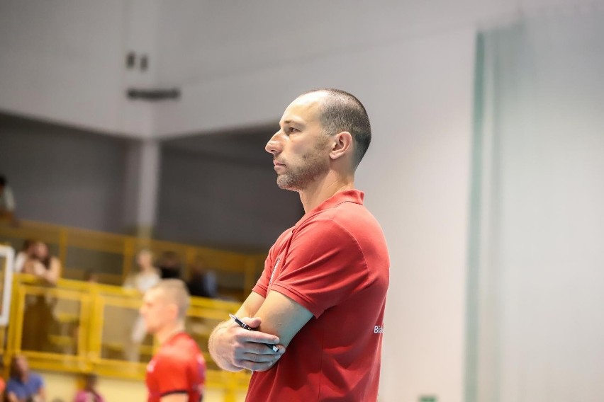 Trener REA BAS-u Białystok Krzysztof Andrzejewski oczekuje...