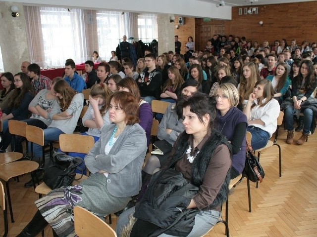 Konferencja spotkała się z dużym zainteresowaniem młodzieży szkolnej i nauczycieli.