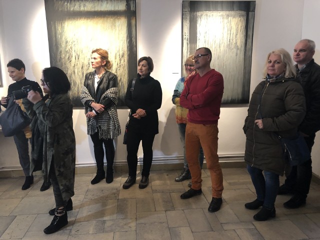 W Galerii Biura Wystaw Artystycznych w Sandomierzu pożegnano wystawę malarstwa Małgorzaty Kalińskiej.