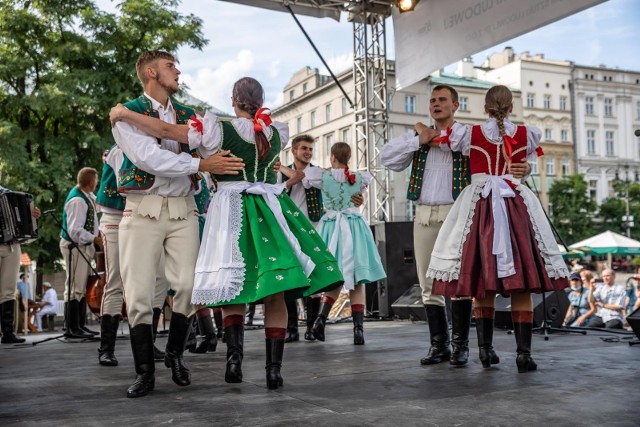 Do 29 sierpnia potrwają jubileuszowe 45. Międzynarodowe Targi Sztuki Ludowej, organizowane na Rynku Głównym w Krakowie