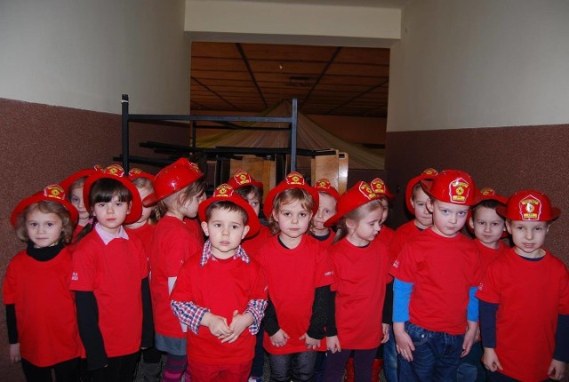 Młodzi strażacy stworzyli w Żarkach Letnisku Dziecięcą Drużynę Strażacką.