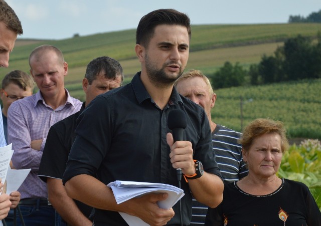 Norbert Kaczmarczyk podczas spotkania z rolnikami w rodzinnych Czajęczycach