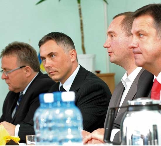 Politycy Platformy Obywatelskiej na wczorajszej konferencji (od lewej): prezydent Janusz Gromek, poseł Sebastian Karpiniuk, starosta Artur Mackiewicz i wicemarszałek województwa Marek Hok.