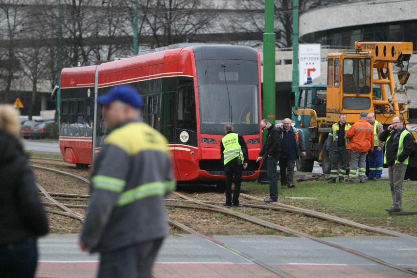 Wykolejenie tramwaju na Korfantego w Katowicach