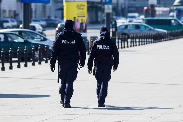 Przestrzegania nowych obostrzeń w Poznaniu będą pilnować policjanci, a także strażnicy miejscy.