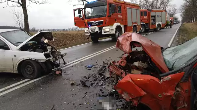 Dramatyczny wypadek na Dolnym Śląsku. Są ranni. Na miejscu lądował śmigłowiec LPR.